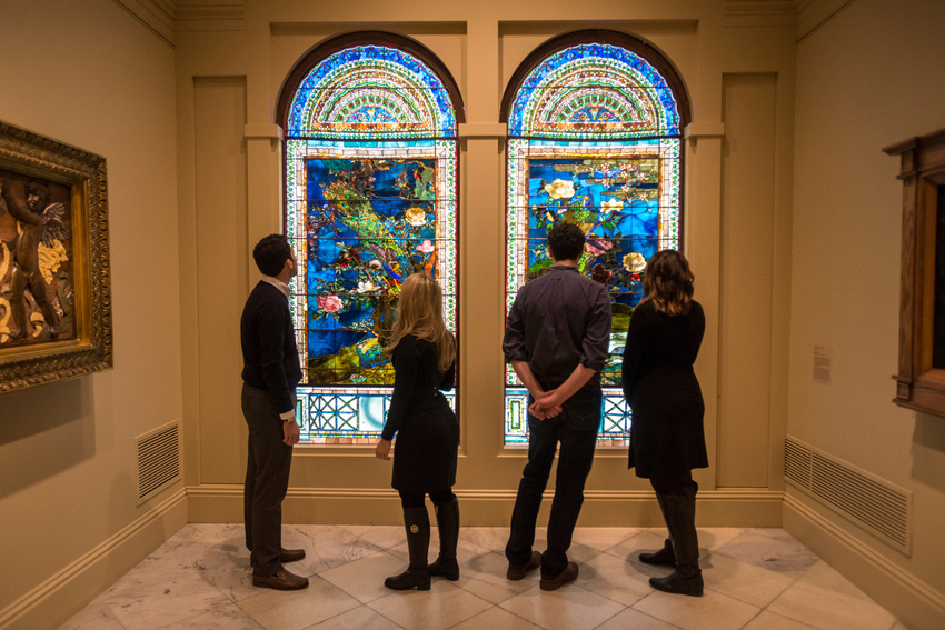 Graduate students in the History of Decorative Arts program visit the Smithsonian American Art Museum in Washington DC. The Smithsonian Institution grants students in this program access to its curators and vast collections. Photo by Alexis Glenn/Creative Services/George Mason University